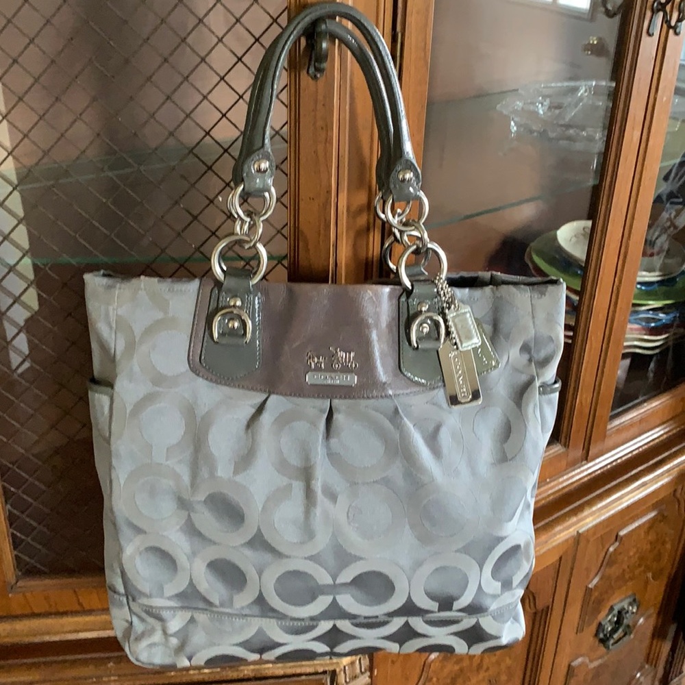 Coach Lg signature C’s grey w/ patent handles & silver hardware tote handbag